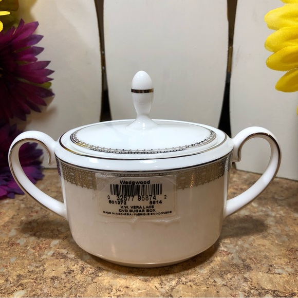 NEW Elegant Wedgwood Vera Wang, Platinum Vera Lace Covered Sugar Box - Picture 3 of 7